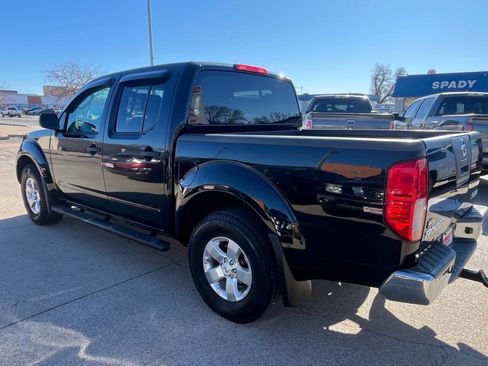 Used 2011 Nissan Frontier SV image 12