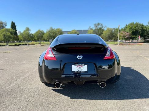 Used 2011 Nissan 370Z Touring w/ Sport Pkg RWD image 7