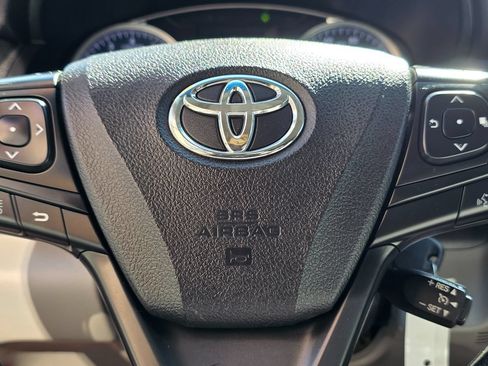Used 2017 Toyota Camry LE FWD image 29
