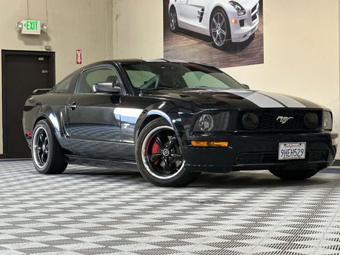 Used 2008 Ford Mustang GT Premium image 2