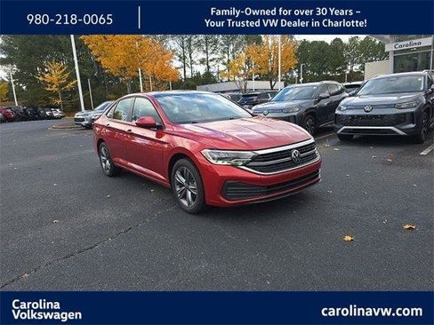 Certified 2023 Volkswagen Jetta SE image 1