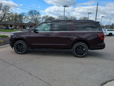 Used 2024 Ford Expedition Max Limited AWD/4WD image 5