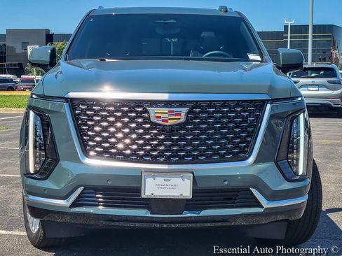 New 2026 Cadillac Escalade Luxury w/ LPO, Floor Liner Package AWD/4WD image 5