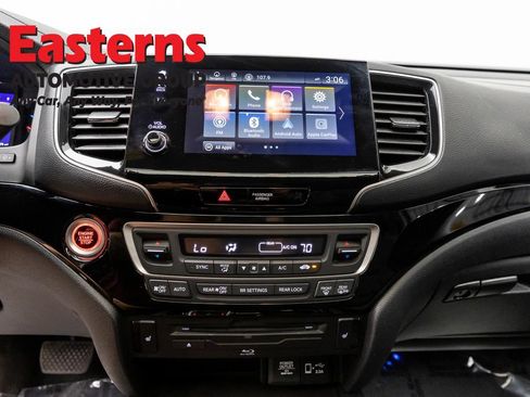 Used 2021 Honda Pilot Touring image 12