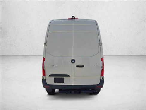 Used 2024 Mercedes-Benz Sprinter 2500 image 7