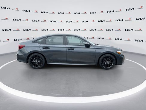 Used 2025 Honda Civic Sport image 9