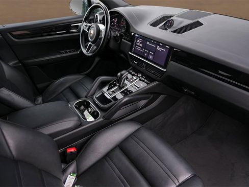 Used 2020 Porsche Cayenne S image 20