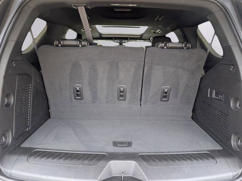 Used 2022 GMC Yukon SLT w/ SLT Premium Package image 36