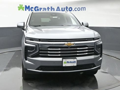 New 2026 Chevrolet Suburban LT w/ Comfort Package AWD/4WD image 4