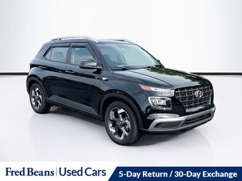 Used 2023 Hyundai Venue SEL FWD image 1