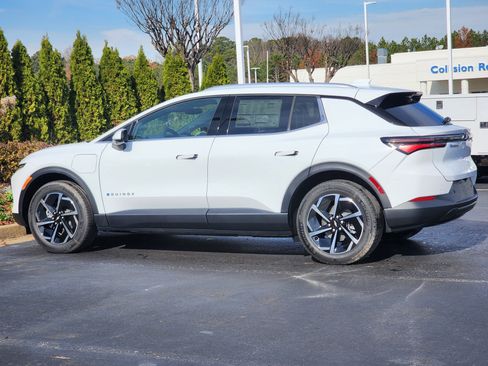 New 2026 Chevrolet Equinox EV LT image 9
