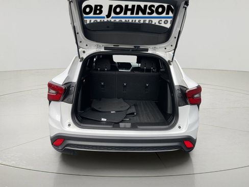 Used 2024 Chevrolet Trax RS w/ Driver Confidence Package FWD image 9