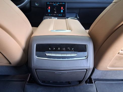 Used 2025 Cadillac Escalade Premium Luxury RWD image 27