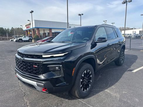 New 2026 Chevrolet Traverse Z71 w/ LPO, Floor Liner Package image 2