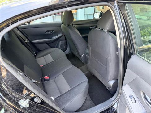 Used 2024 Nissan Sentra SV FWD image 16