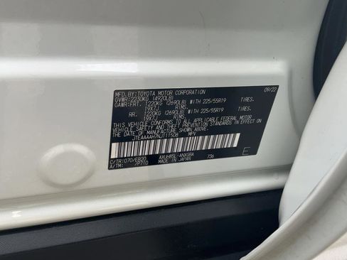 Used 2022 Toyota Venza XLE AWD/4WD image 26