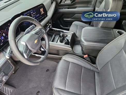 Certified 2025 Chevrolet Suburban Premier AWD/4WD image 16