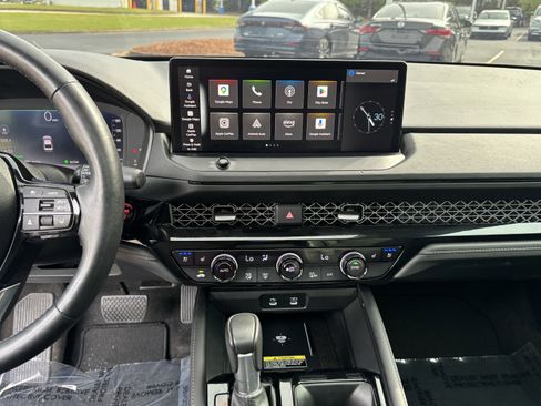 Used 2025 Honda Accord Touring image 25