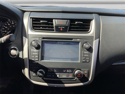 Used 2017 Nissan Altima 3.5 SL w/ 3.5SL Technology Package image 17