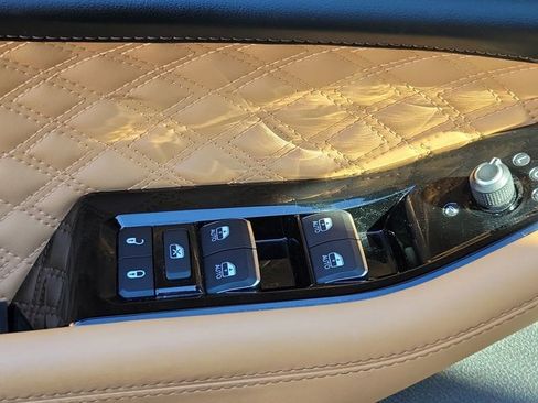 Used 2023 Jeep Grand Cherokee L Summit w/ Luxury Tech Group V image 31