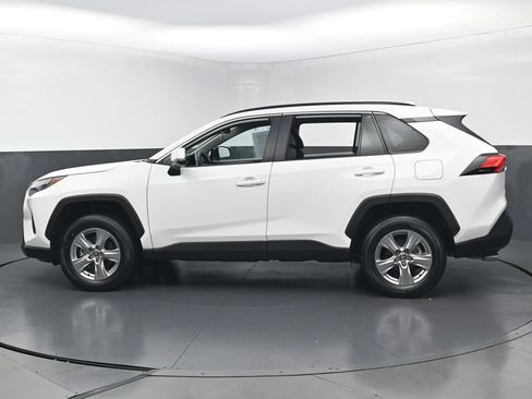 Used 2025 Toyota RAV4 XLE AWD/4WD image 8