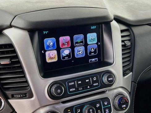Used 2020 GMC Yukon SLT w/ Premium Edition AWD/4WD image 17