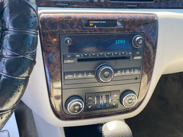 Used 2013 Chevrolet Impala LTZ FWD image 9