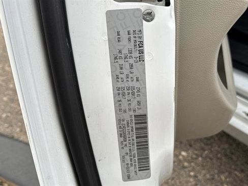 Used 2019 Dodge Grand Caravan SXT image 27