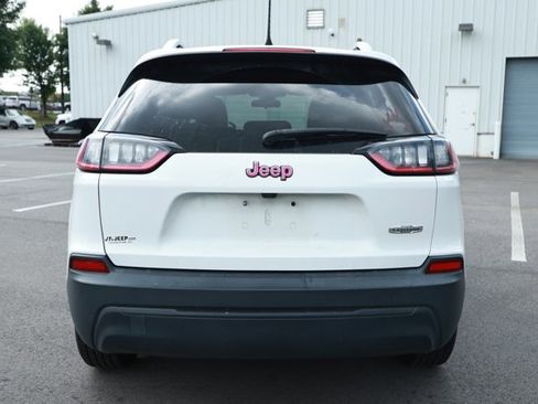 Used 2019 Jeep Cherokee Latitude w/ Popular Appearance Group FWD image 4