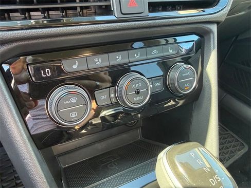 Used 2024 Volkswagen Taos SE image 14