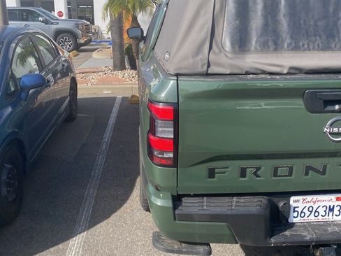 Used 2022 Nissan Frontier SV w/ Graphics Package image 7