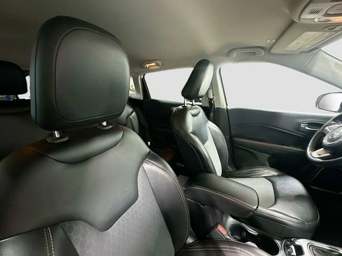 Used 2019 Jeep Compass Latitude image 28