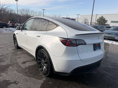 Used 2020 Tesla Model Y Long Range image 3