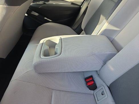 Used 2022 Toyota Corolla LE image 17