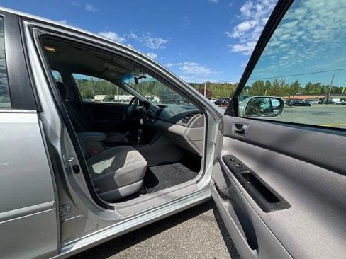 Used 2005 Toyota Camry LE image 15