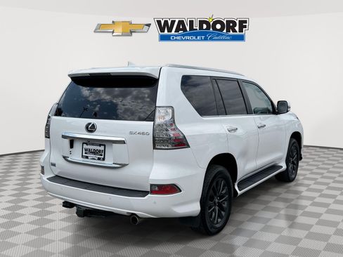 Used 2021 Lexus GX 460 Premium w/ Premium Package AWD/4WD image 2