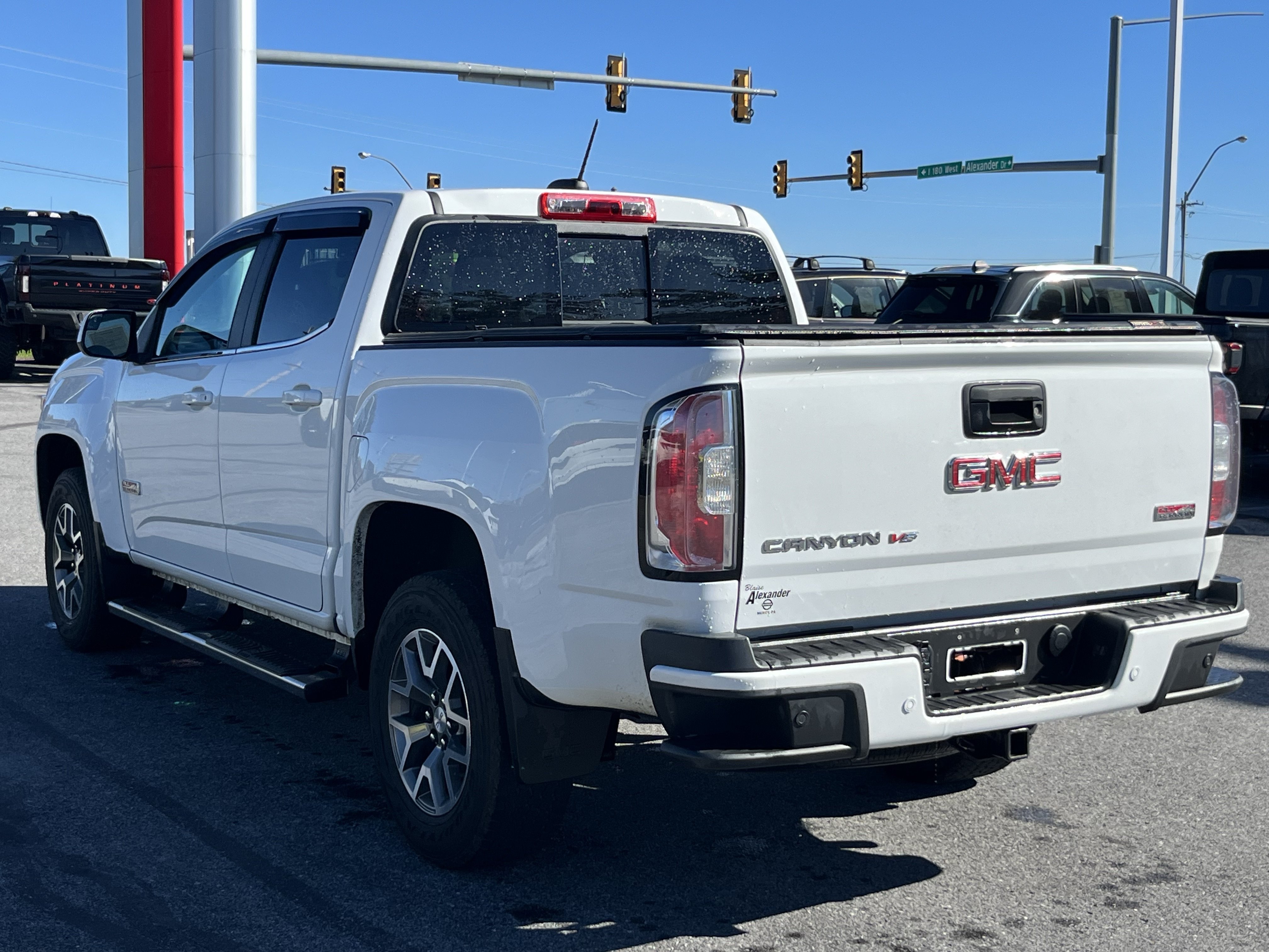 Used 2019 GMC Canyon All Terrain w/ Trailering Package AWD/4WD image 8
