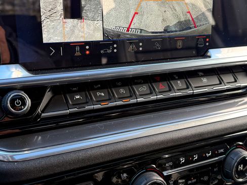 Used 2025 Chevrolet Silverado 1500 High Country image 21