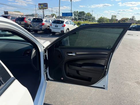 Used 2016 Chrysler 300 S RWD image 37