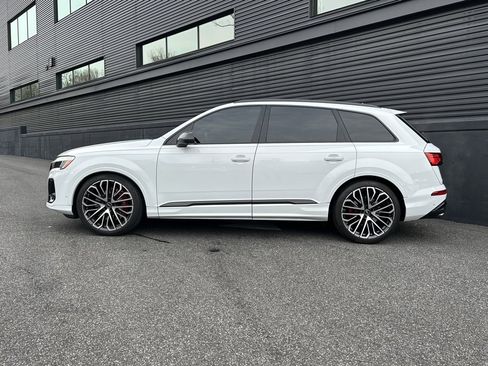 Used 2025 Audi SQ7 Prestige image 2