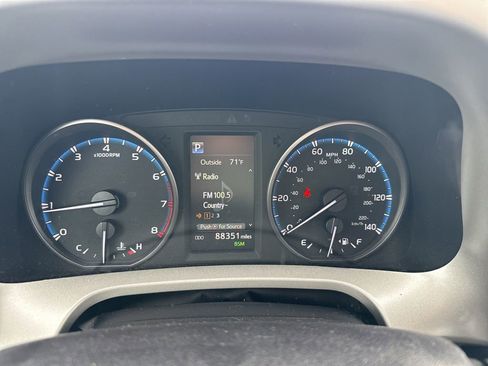 Used 2017 Toyota RAV4 XLE w/ Plus Extra Value Package AWD/4WD image 12