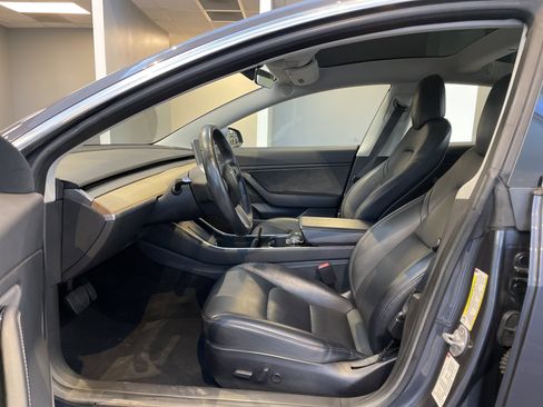 Used 2018 Tesla Model 3 Long Range image 16