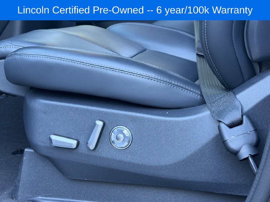 Used 2026 Lincoln Navigator Premiere AWD/4WD image 32