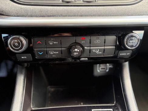 Used 2024 Jeep Compass Latitude AWD/4WD image 28