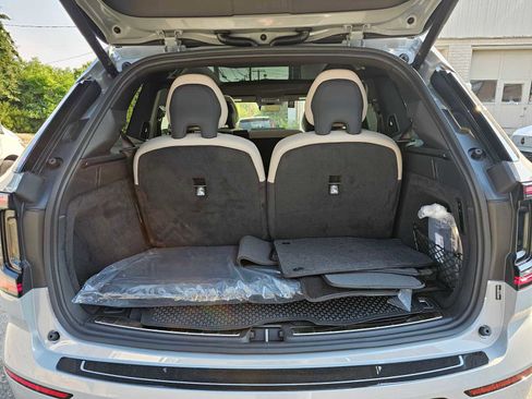 New 2025 Volvo EX90 Plus image 14