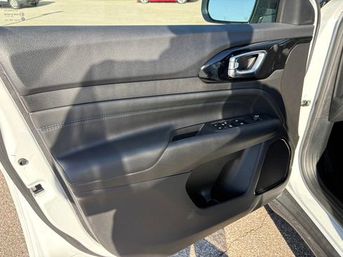 New 2026 Jeep Compass Limited image 9