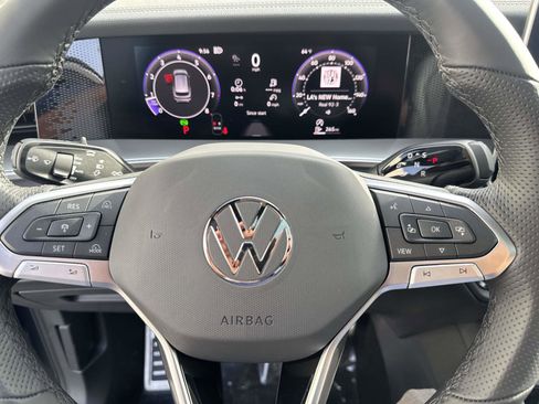 New 2026 Volkswagen Tiguan SE R-Line image 16