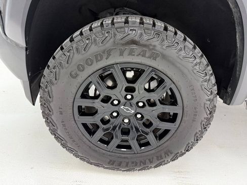 Used 2024 Chevrolet Colorado Trail Boss w/ Advanced Trailering Package image 7