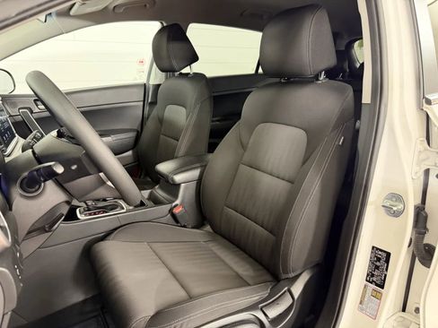 Used 2021 Kia Sportage LX AWD/4WD image 12
