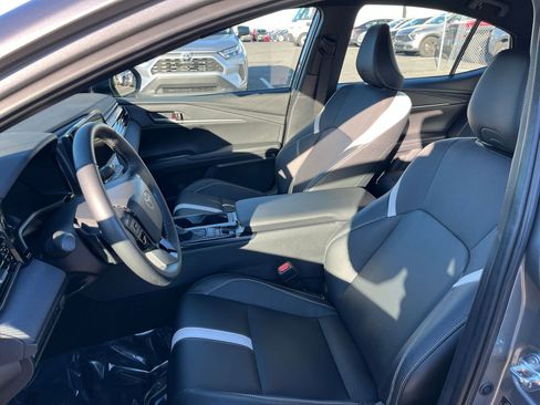 Used 2025 Toyota Camry LE image 36